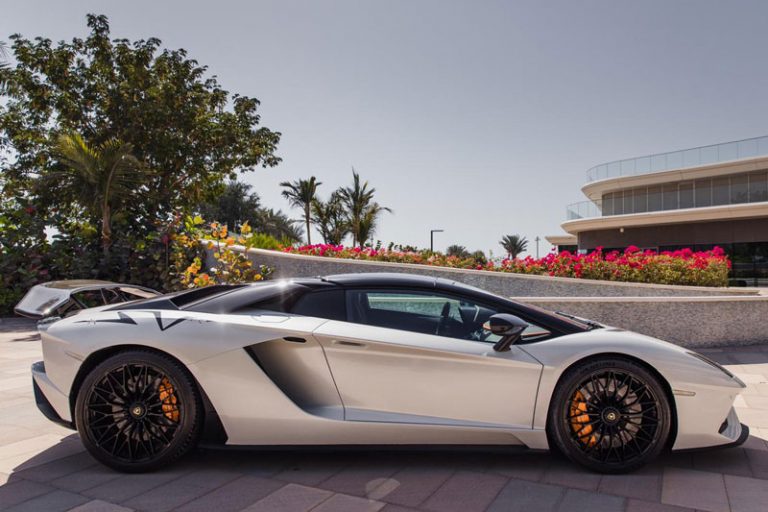 Lamboghini-Aventador-Roadster-2