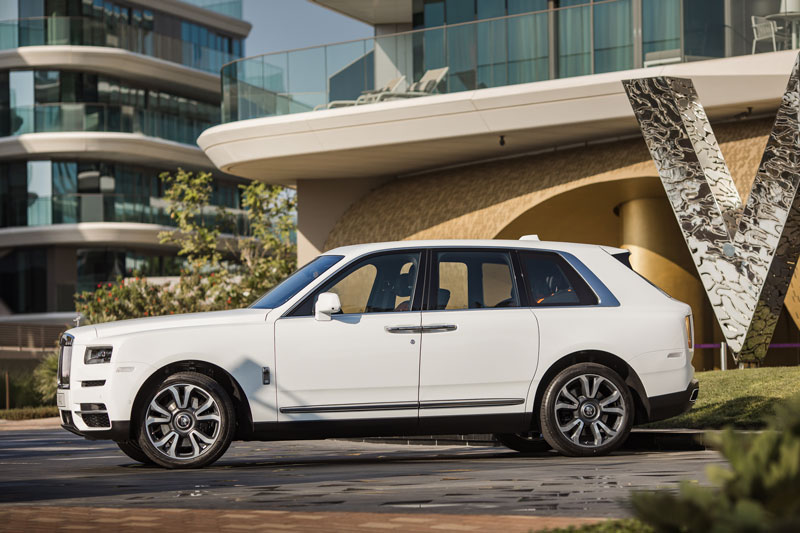 Why Are Rolls Royce cars So Expensive? 1 Rolls Royce Cullinan Long