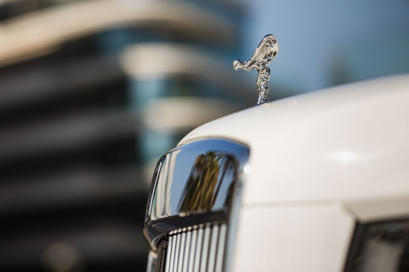 Why Are Rolls Royce cars So Expensive? 2 Rolls Royce Cullinan spirit of extacy