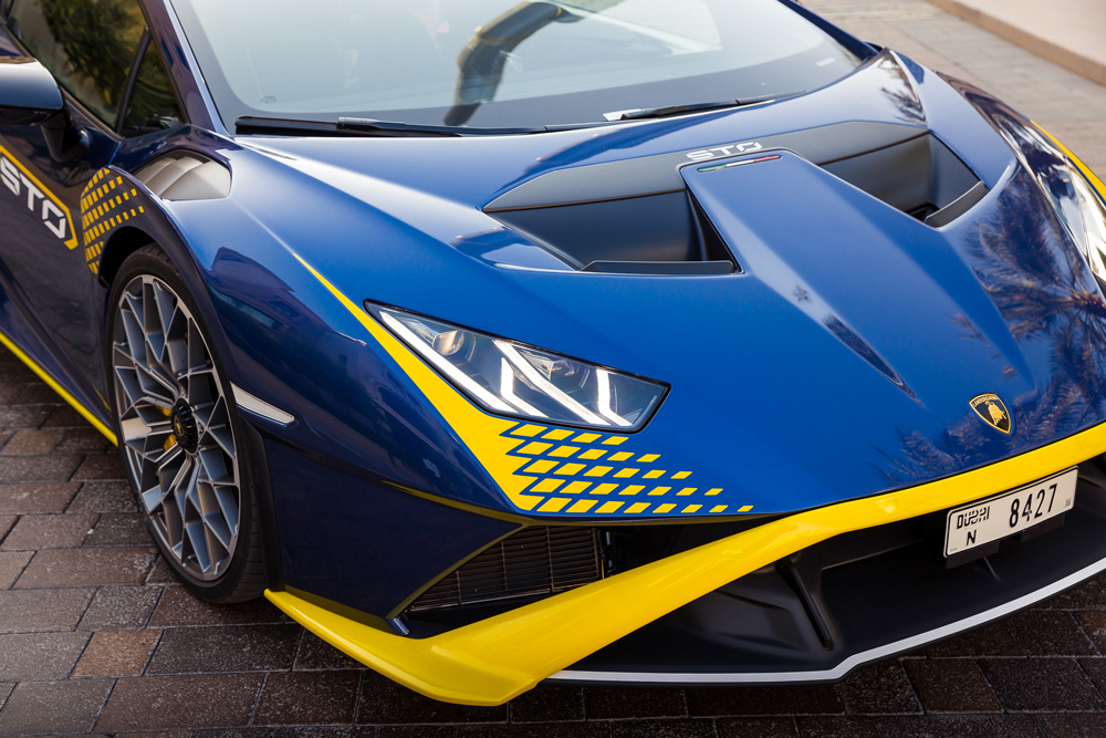 Lamborghini Huracan STO - Full Guide 3 Lamborghini Huracan STO side view
